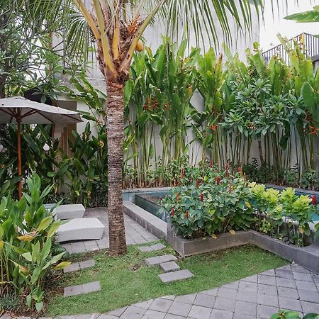 Dee Mansion Hotel Denpasar  Ngoại thất bức ảnh