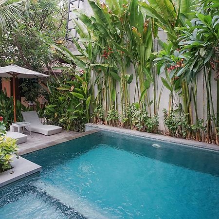Dee Mansion Hotel Denpasar  Ngoại thất bức ảnh