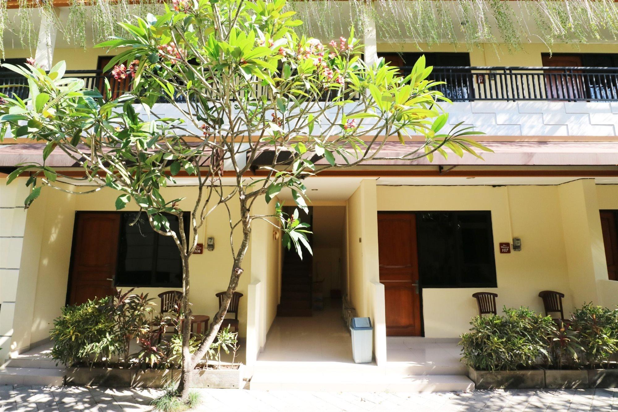 Dee Mansion Hotel Denpasar  Ngoại thất bức ảnh
