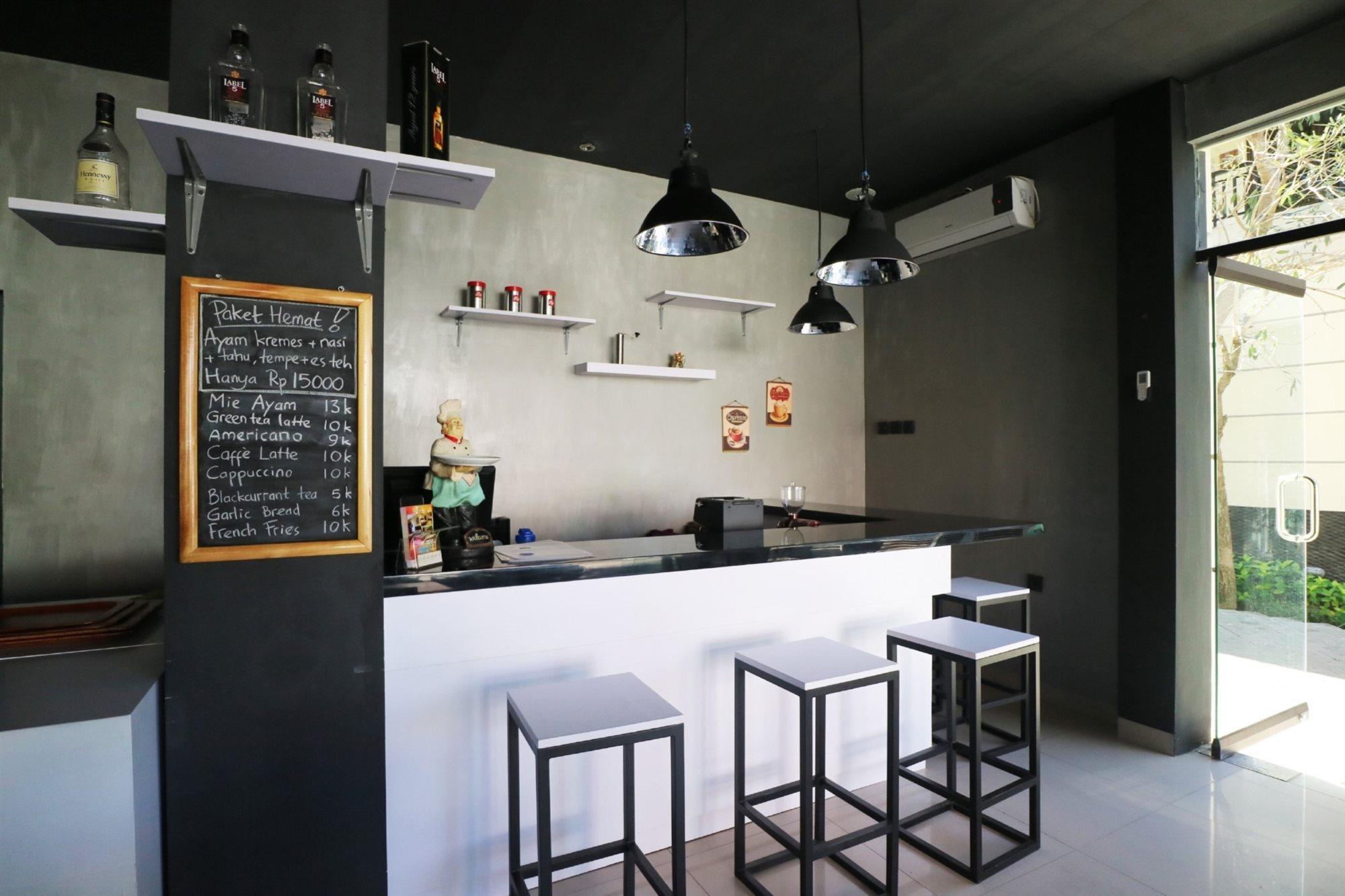 Dee Mansion Hotel Denpasar  Ngoại thất bức ảnh