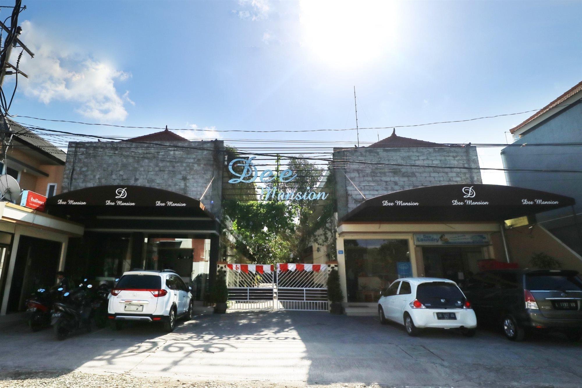 Dee Mansion Hotel Denpasar  Ngoại thất bức ảnh