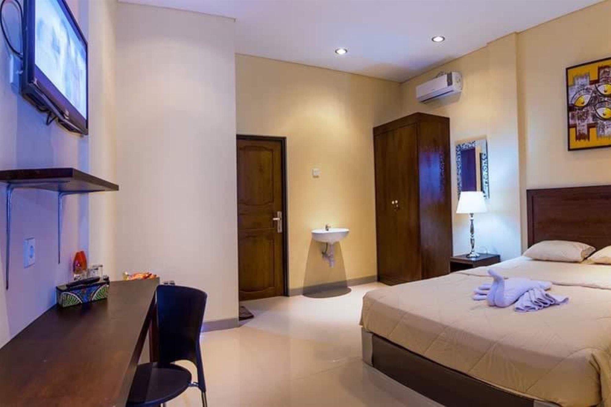 Dee Mansion Hotel Denpasar  Ngoại thất bức ảnh