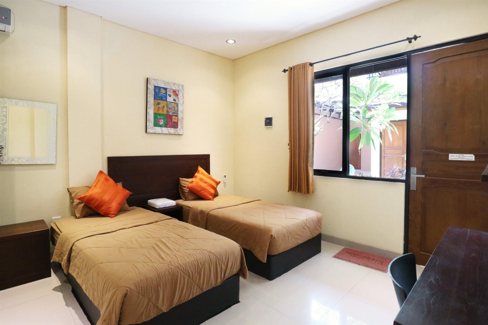 Dee Mansion Hotel Denpasar  Ngoại thất bức ảnh