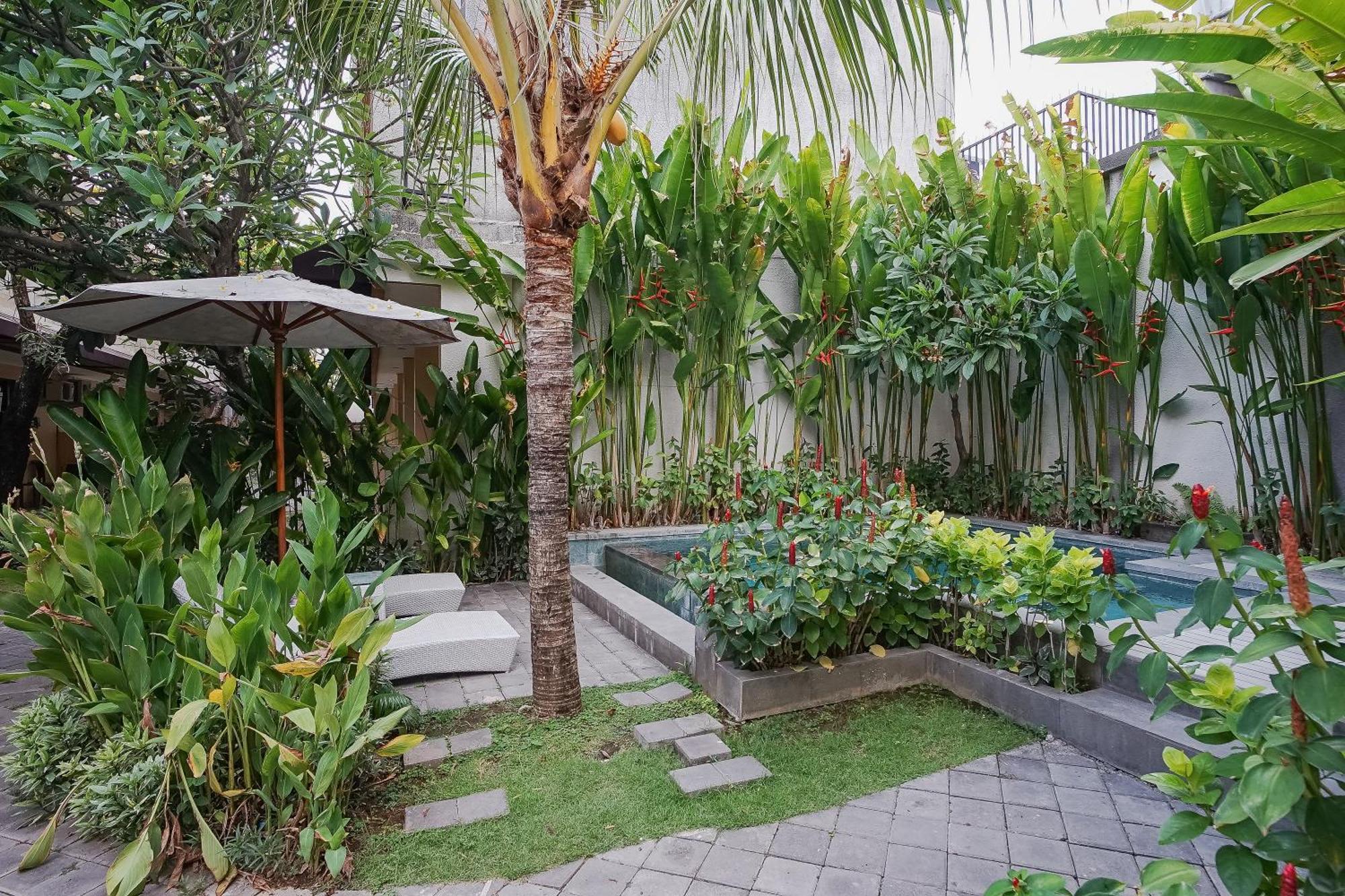 Dee Mansion Hotel Denpasar  Ngoại thất bức ảnh
