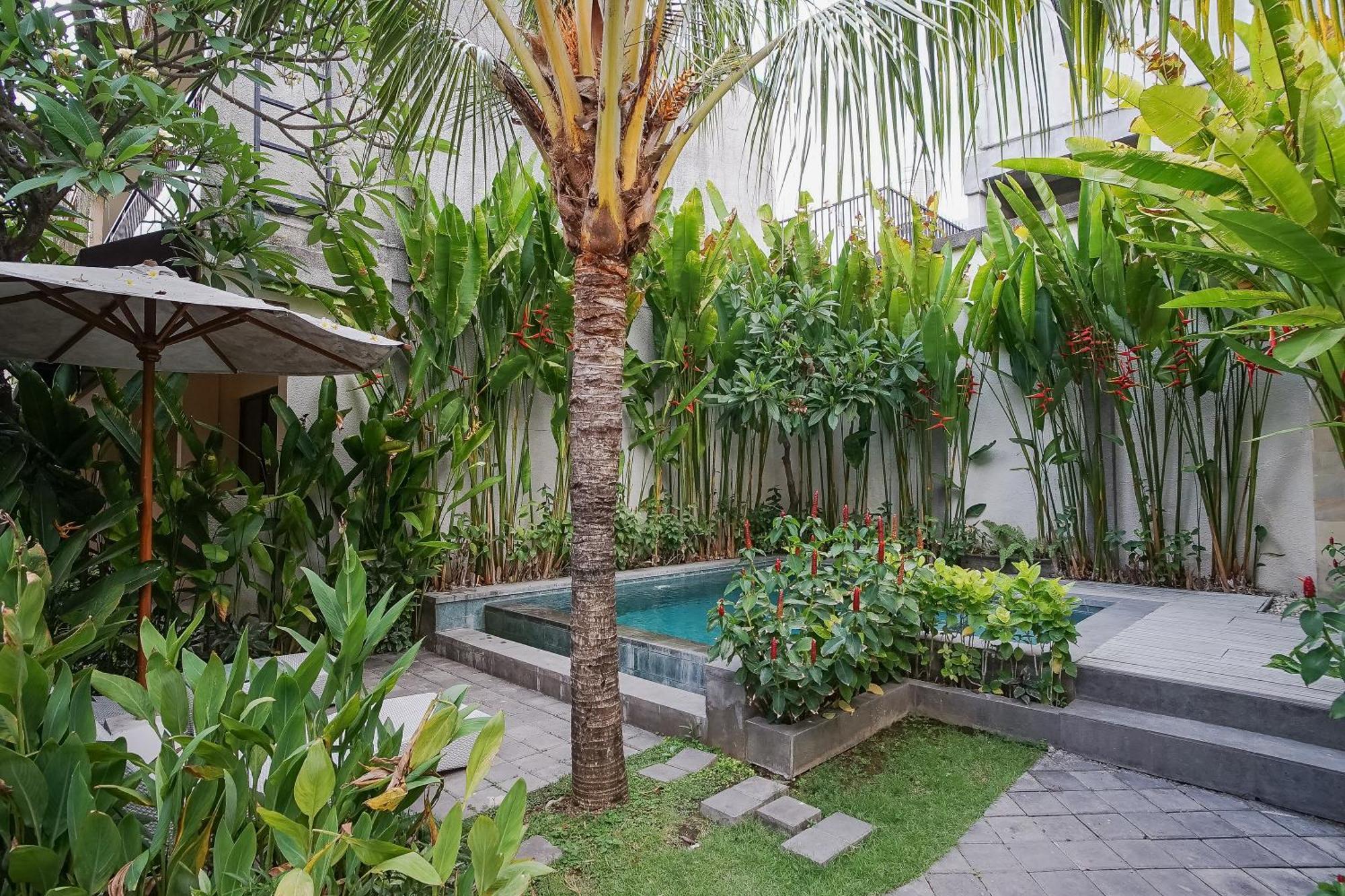 Dee Mansion Hotel Denpasar  Ngoại thất bức ảnh