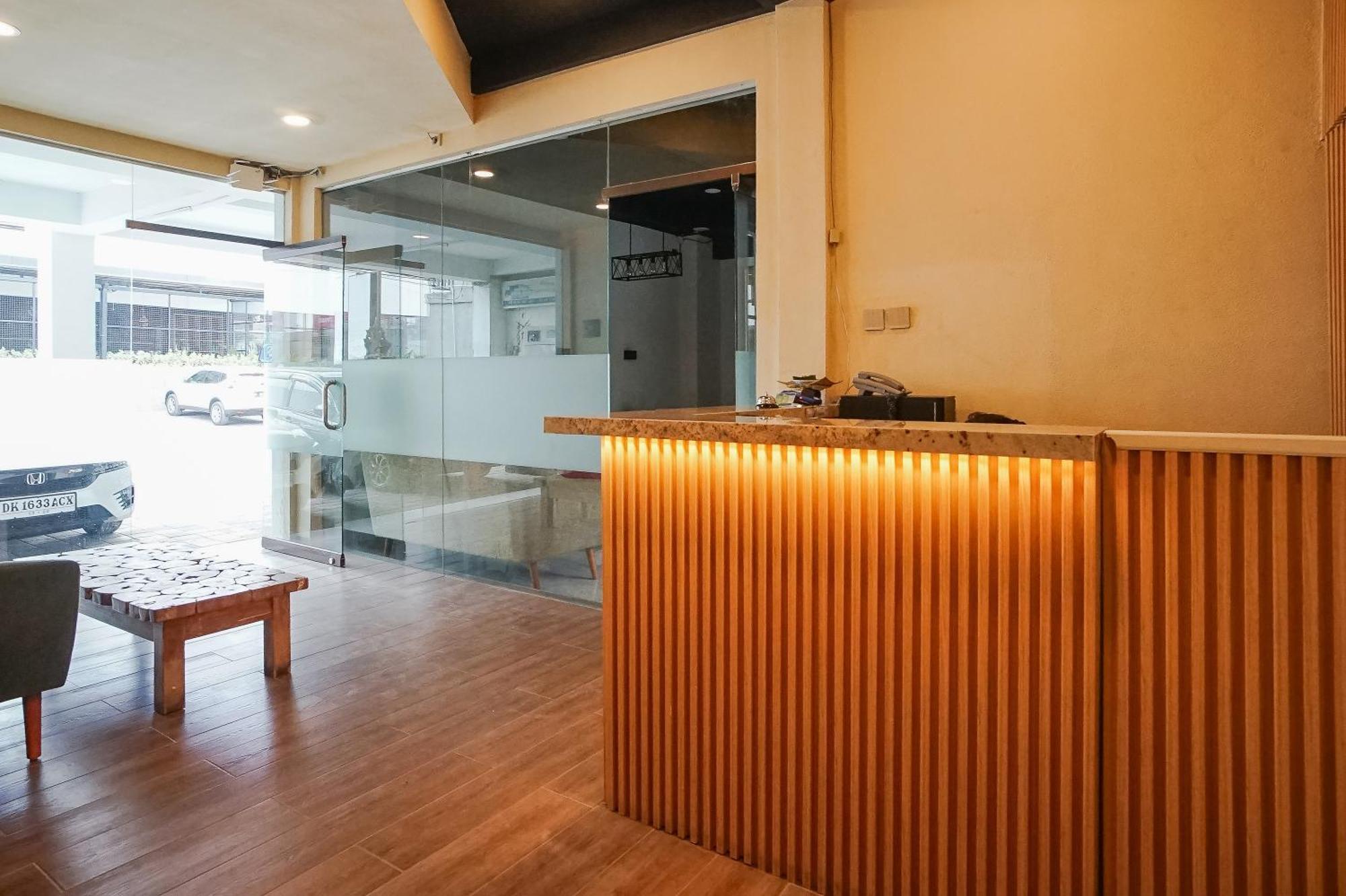 Dee Mansion Hotel Denpasar  Ngoại thất bức ảnh