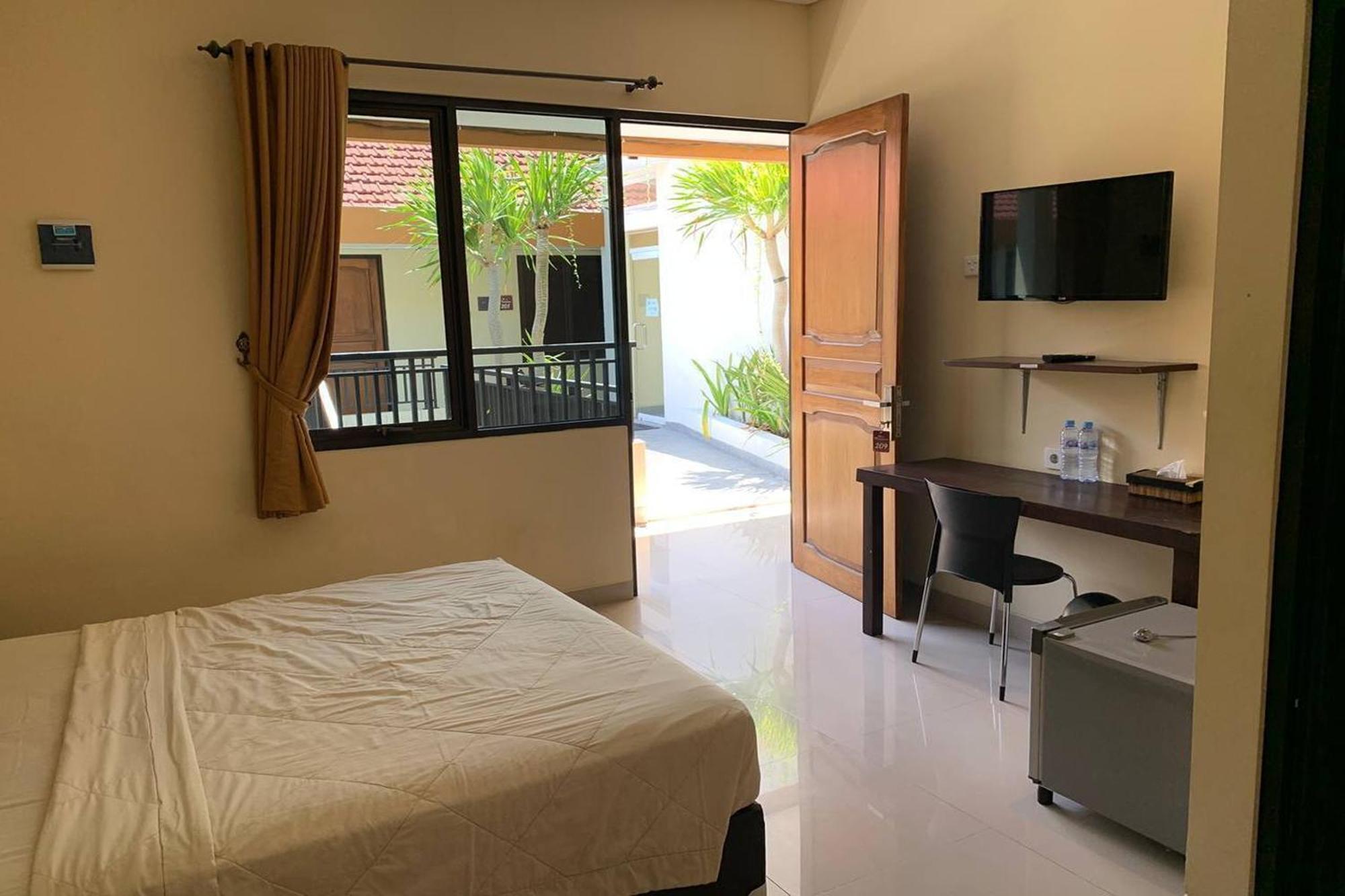 Dee Mansion Hotel Denpasar  Ngoại thất bức ảnh