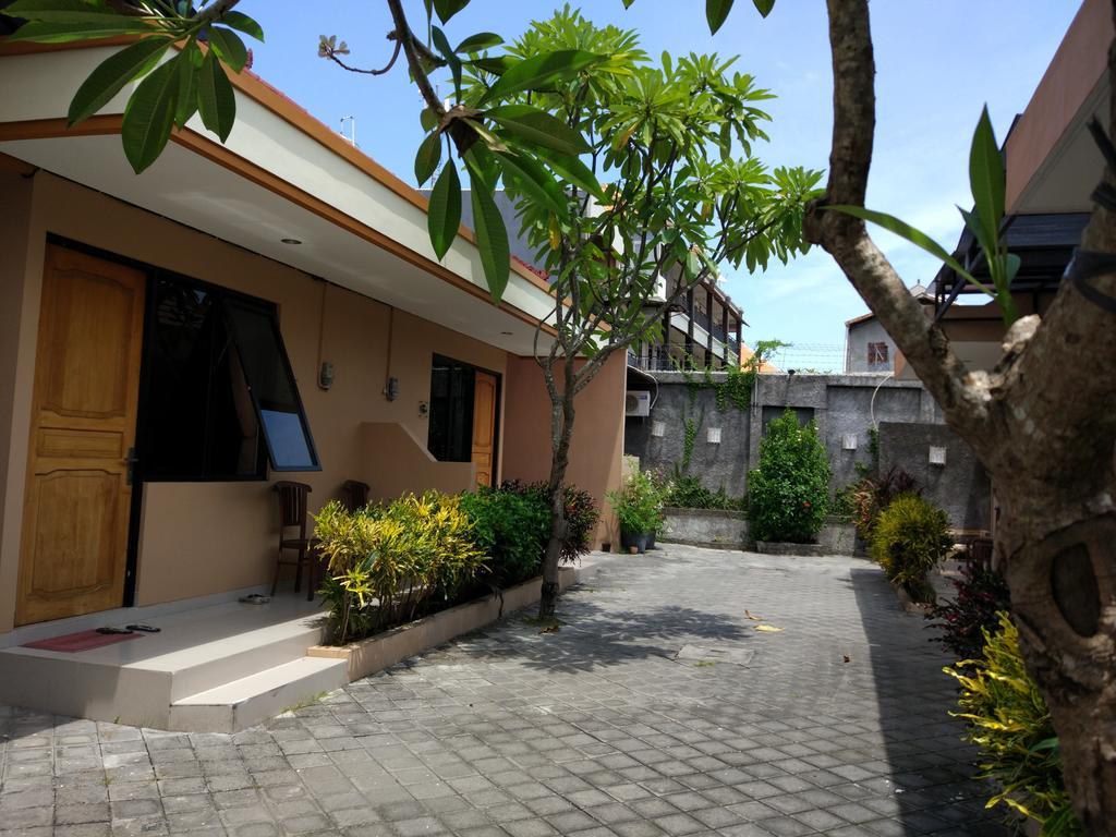 Dee Mansion Hotel Denpasar  Ngoại thất bức ảnh