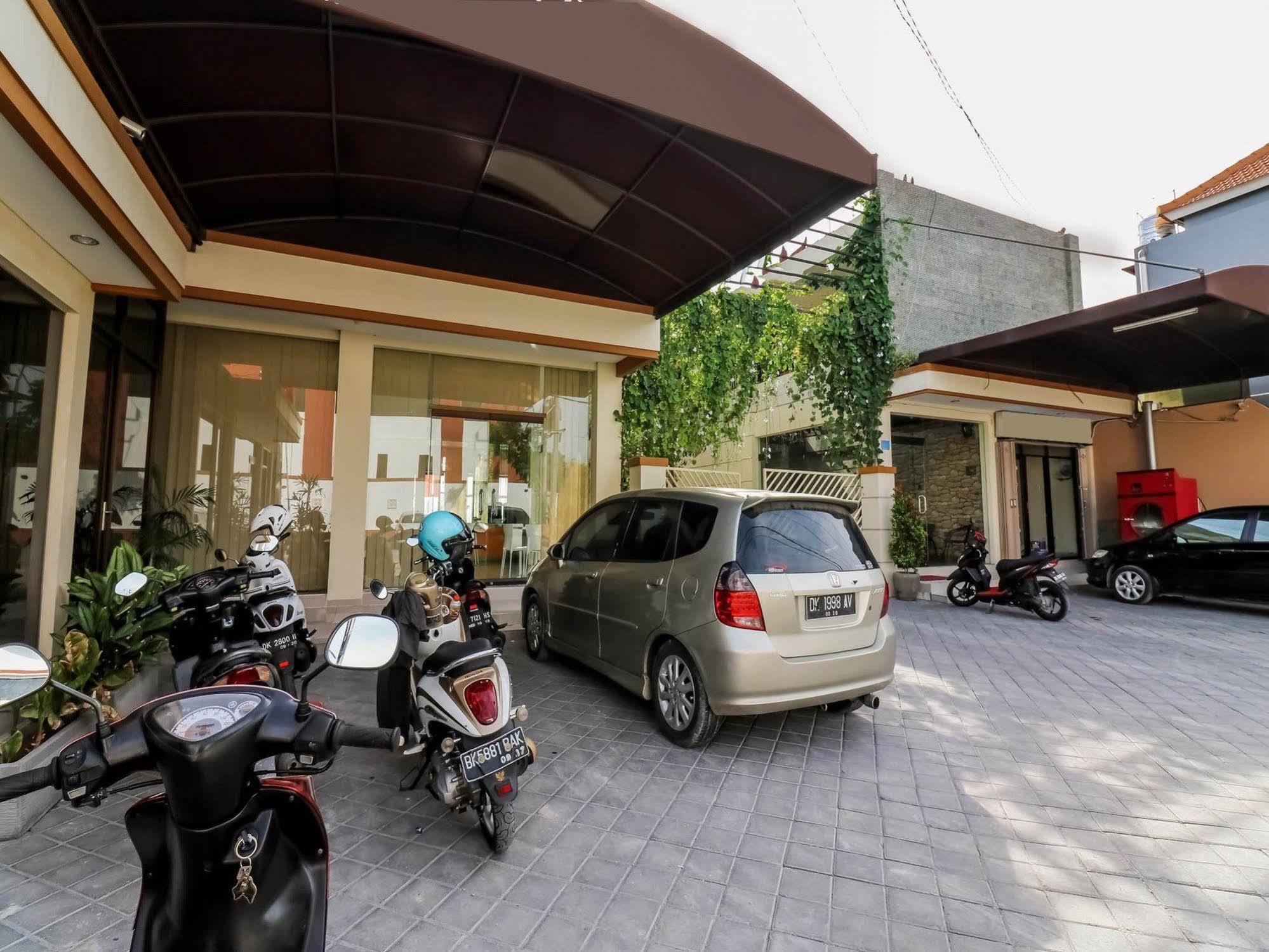 Dee Mansion Hotel Denpasar  Ngoại thất bức ảnh
